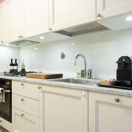 Via Sant'egidio, 3 - Spacious And Bright Just 300mt From The Duomo