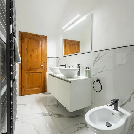 Via Sant'egidio, 3 - Spacious And Bright Just 300mt From The Duomo Apartamento Florença