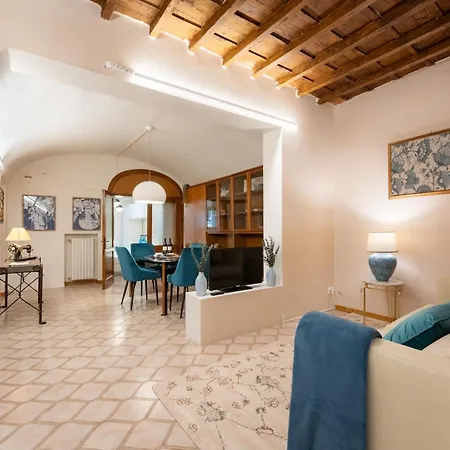 Apartamento Via Sant'egidio, 3 - Spacious And Bright Just 300mt From The Duomo Florença
