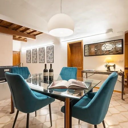 Via Sant'egidio, 3 - Spacious And Bright Just 300mt From The Duomo Apartamento