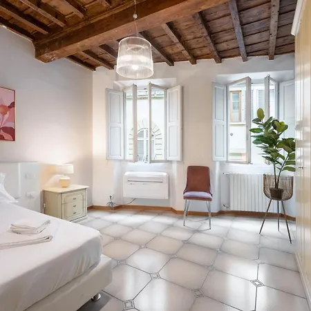Apartamento Via Sant'egidio, 3 - Spacious And Bright Just 300mt From The Duomo