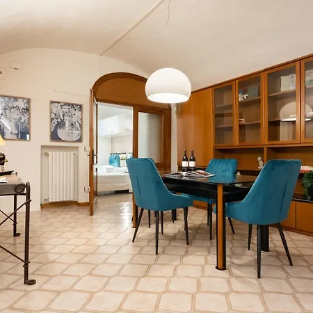 Via Sant'egidio, 3 - Spacious And Bright Just 300mt From The Duomo