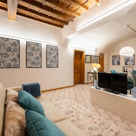 Via Sant'egidio, 3 - Spacious And Bright Just 300mt From The Duomo Florença