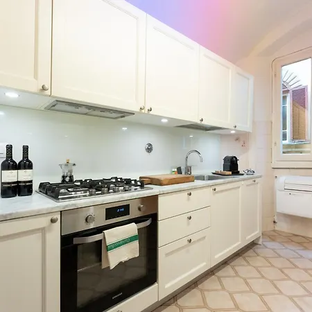 Apartamento Via Sant'egidio, 3 - Spacious And Bright Just 300mt From The Duomo