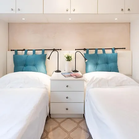 Via Sant'egidio, 3 - Spacious And Bright Just 300mt From The Duomo Daire